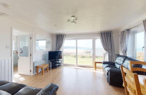 Hayle House | Family-Friendly Retreat at C20 Y Worry, Riviere Towans