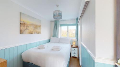 Hayle House | Family-Friendly Retreat at C20 Y Worry, Riviere Towans