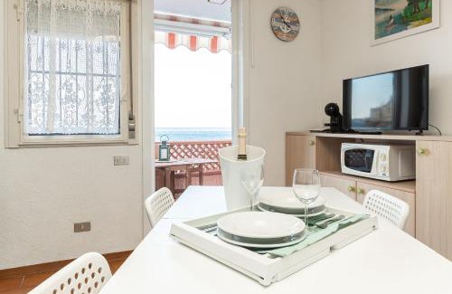 Andora House | Discover C22 Beachfront Villa with Spa Bath and Pool