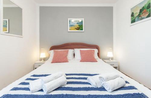 Andora House | Discover C22 Beachfront Villa with Spa Bath and Pool