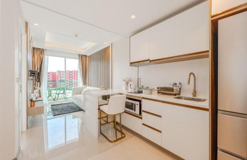 Phuket Apartment | C220 Modern 1BR Pool, Gym, Game Room Cinema