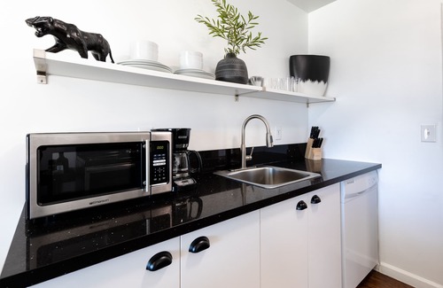 Desert Hot Springs Apartment | Stylish C3 Hotel with Spa, Kitchen & Pet-Friendly Comfort