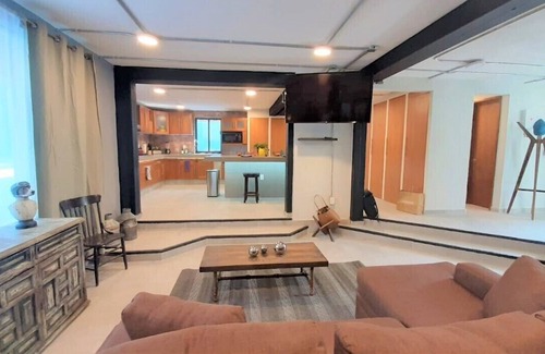 Ciudad Lopez Mateos Apartment | Exclusive Studio Just Minutes from ITESM with Spa & Breakfast