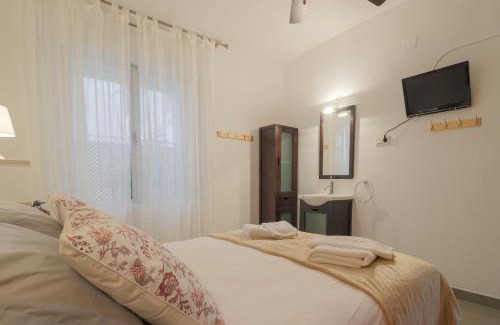 La Caleta Apartment | Oceanfront 2 Bedrooms at C52 Near the Center