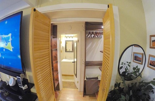 Glenwood Springs Apartment | Family-Friendly C6 with Hot Tub and Kitchen Amenities