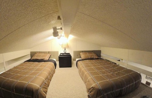 Glenwood Springs Apartment | Family-Friendly C6 with Hot Tub and Kitchen Amenities