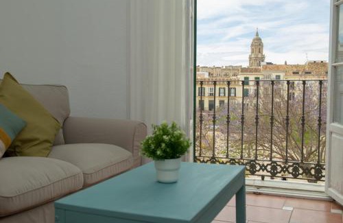 La Victoria Apartment | Elegant 6 Bedroom Retreat in Plaza de la Merced