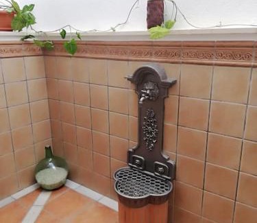 Hornachuelos Apartment | Explore Family-Friendly Comfort at Caño de Hierro