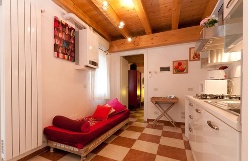 Castello Apartment | Unforgettable Stay at Cà Annalaura 2 with Private Court