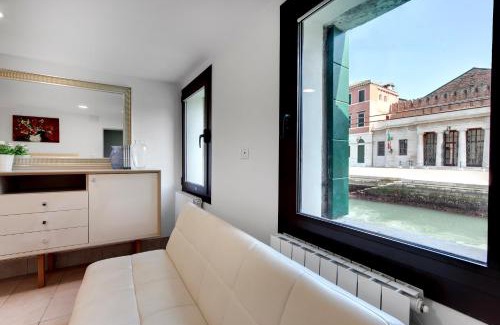 Castello Apartment | Discover CA' ARSENALE: Pet-Friendly with Hot Tub & Breakfast