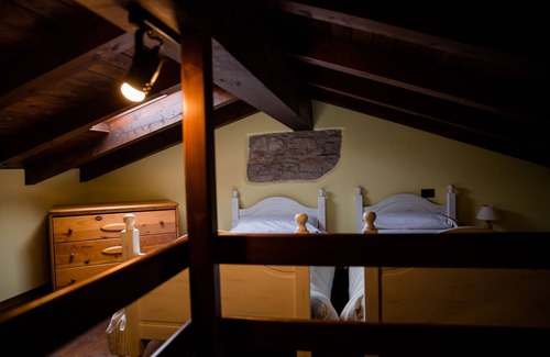 Roncola Bed & Breakfast | Inviting Ca' Baetti B&B Antico Borgo with Family-Friendly Amenities
