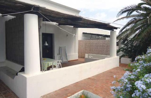 Stromboli Apartment | Pet-Friendly Retreat at Ca Balena: Perfect for Families