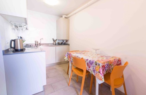 Dorsoduro Apartment | Experience CA CAMMELLO: Private Terrace & Canal Views