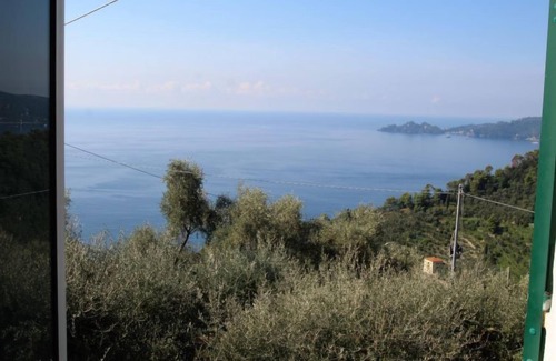 Zoagli House | Oceanfront Escape at Ca Dò Sante - Rated 9/10 by Guests