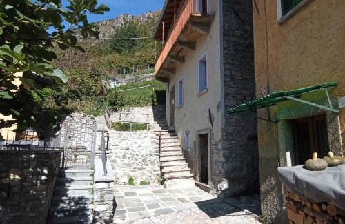 Carlazzo Apartment | Exceptional Ca' dei Codirossi with Oceanfront Dining