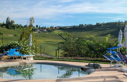 Neive Bed & Breakfast | Experience Ca Dei Currà: Guest Rated 10/10 with Pool & Hot Tub