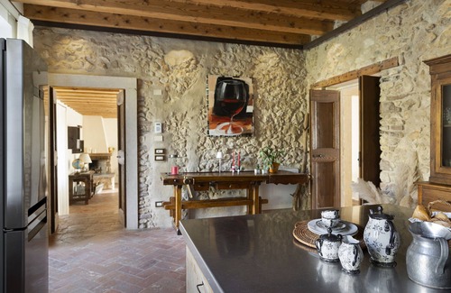 Negrar House | Unforgettable Stays at CA’ DEL BUSO with Ocean View Pool