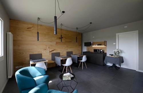 Sernaglia della Battaglia House | Elegant Escape at Ca' del Soligo - 8/10 Guest Rated