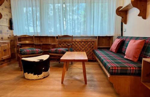 Cortina d'Ampezzo Historic Centre Apartment | Elegant Ca Dolomia: Central Apartment, Family & Pet Friendly