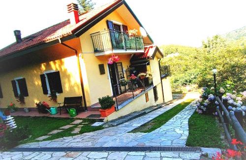 Masone Bed & Breakfast | Pet-Friendly Ca' du Tu with Oceanfront Views & Great Score
