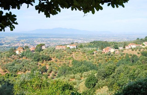 Giugnano House | Discover Ca' Faggiolo: Family-Friendly Retreat with Kitchen
