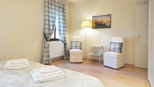 Castello Apartment | Charming Ca' Formosa: Scenic Canal Views Near San Marco