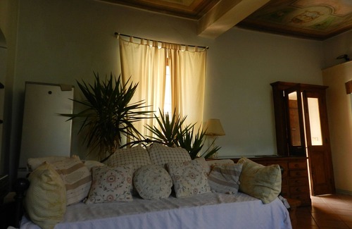 Valdengo Bed & Breakfast | Cà Guala B&B: Idyllic Farmhouse Retreat by Biella Hills