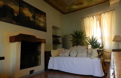 Valdengo Bed & Breakfast | Cà Guala B&B: Idyllic Farmhouse Retreat by Biella Hills
