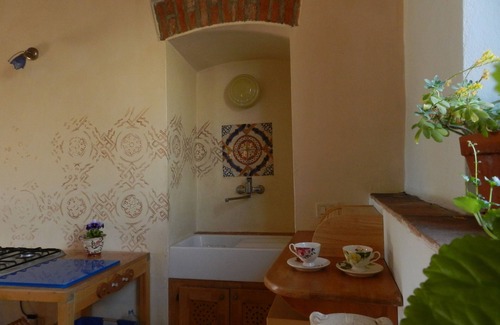 Valdengo Bed & Breakfast | Cà Guala B&B: Idyllic Farmhouse Retreat by Biella Hills