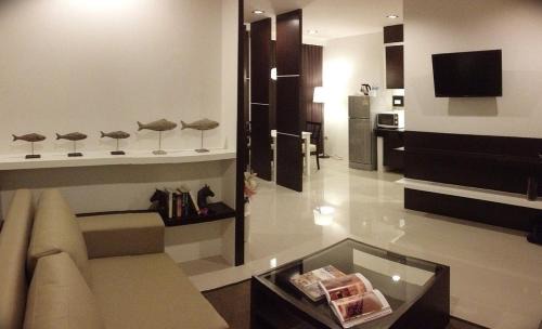 Ratsada Hotel | Relax at CA Hotel and Residence Phuket - Oceanfront Retreat