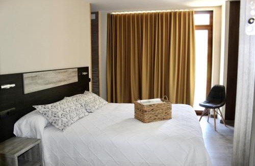 Prat de Comte House | Experience Comfort at Ca L'Ángels - Pet Friendly Retreat