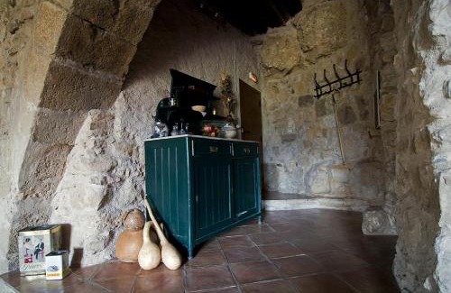 La Bisbal de Falset House | Discover Affordable Comfort at Ca l'Aleixa Rooms