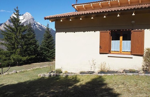Saldes House | Pet-Friendly CA L'ANELLA (SALDES) with Excellent 9.4 Rating
