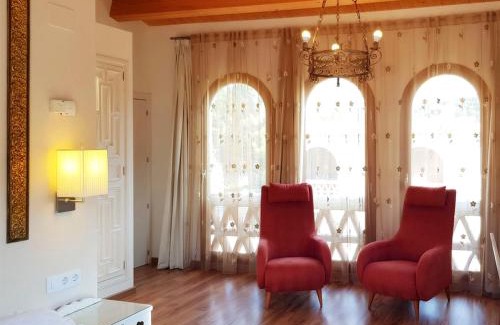 Suria House | Discover Ca l' Ermitanyo: Oceanfront Retreat with Pool