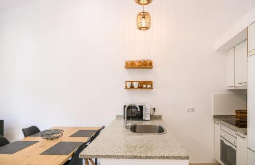 Besalu Apartment | Family-Friendly Ca lEudald Apartment in Besalú with Terrace