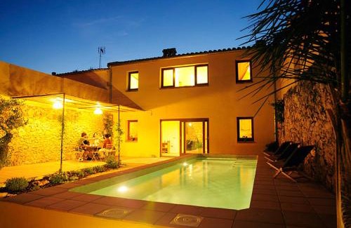 Castellet House | Experience Ca l'Helena: Family-Friendly with Pool & Breakfast