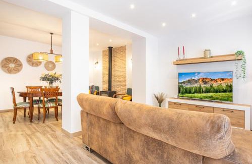 Bolulla House | Discover Ca la Güela: Perfect for Families and Pets