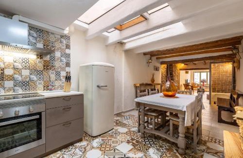 Nulles House | Discover Unik Vacation Ca La Lola: Child-Friendly Retreat
