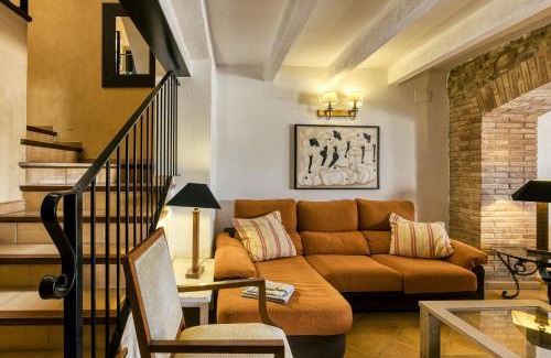 Orriols House | Ca La Maria: Family-Friendly Retreat with Pet Amenities