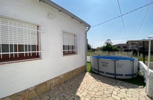 Alcanar House | Guest Rated: Ca la Mercè - Poolside Retreat for Families
