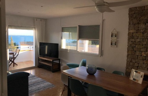 L'Ampolla Apartment | Experience Ca La Núria: 4-Star Oceanfront Retreat