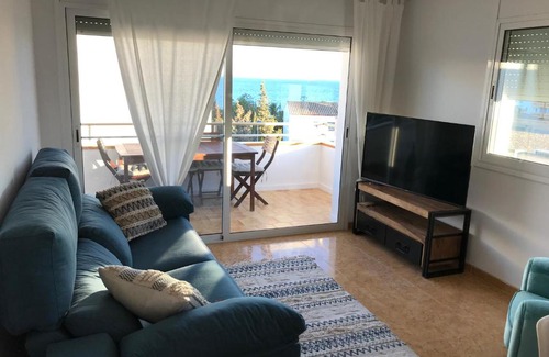L'Ampolla Apartment | Experience Ca La Núria: 4-Star Oceanfront Retreat