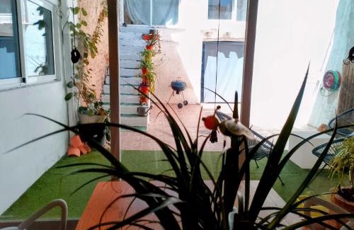 La Font d'en Carros House | Welcoming Ca la Rosa: Family-Friendly with Hot Tub Access