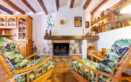 El Montmell Ski Chalet | Ca La Rosalia: Guest Rated 10/10 & Pet Friendly Stay