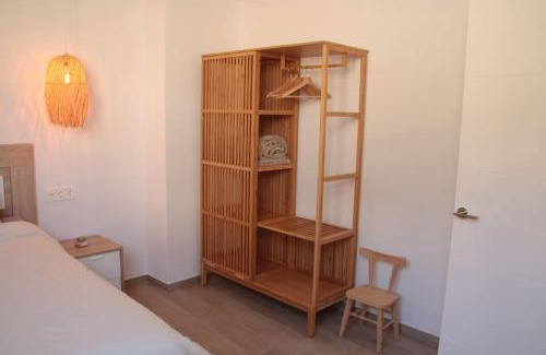 Alicante City Centre Apartment | Discover Ca Lanosa: Family-Friendly Retreat with 9.9 Rating