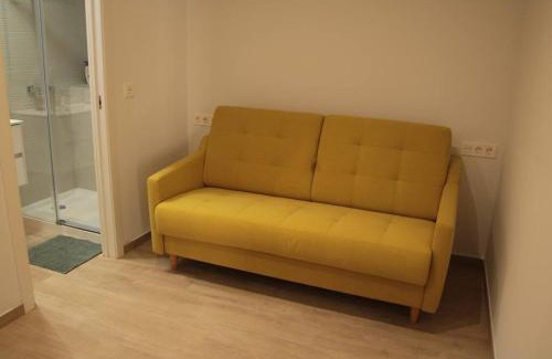 Alicante City Centre Apartment | Discover Ca Lanosa: Family-Friendly Retreat with 9.9 Rating