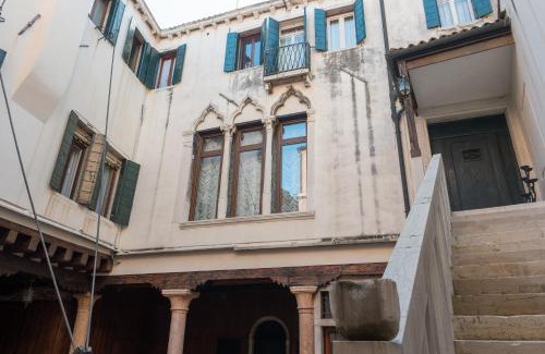 Cannaregio Apartment | Discover Ca' Magno: Family-Friendly Retreat in Venice