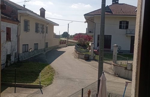 Cisterna d'Asti Apartment | Cozy Cà Mia Apartment: Family-Friendly Stay in Roero