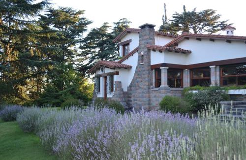 La Falda Hotel | Discover Comfort at Ca´Montana Hostal Boutique with Pool Access