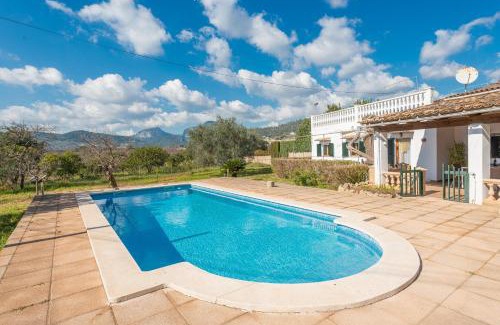 Lloseta Villa | Inviting Ca na Francisca: Family-Friendly with Pool Access